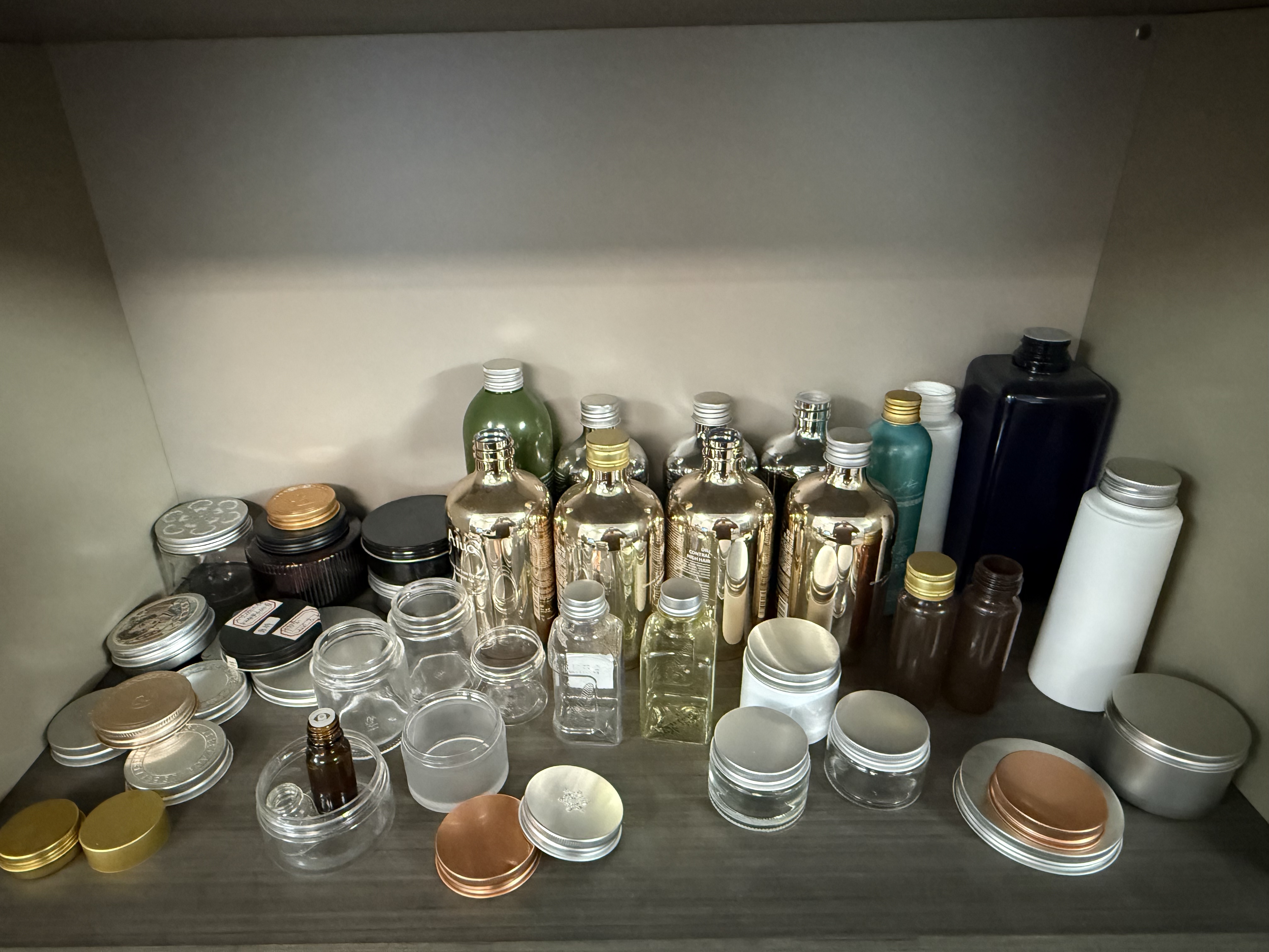 Customized Aluminum Caps for Glass Bottles: A Buyer's Guide